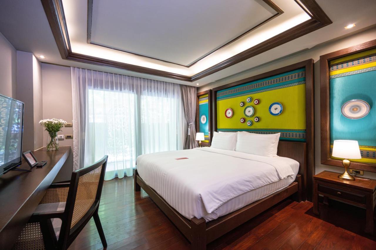 At Gate Thaphae Hotel Чиангмай Екстериор снимка