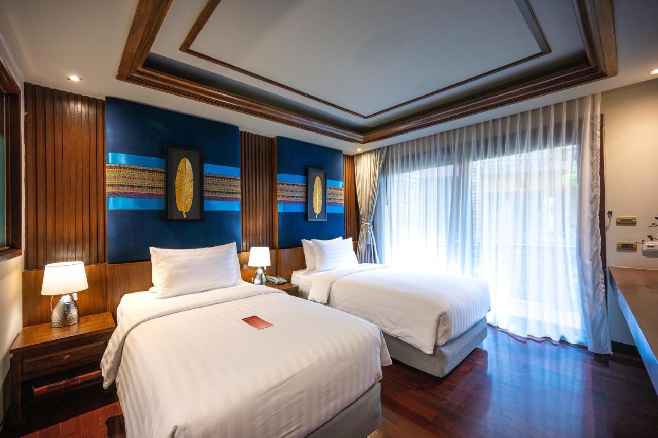 At Gate Thaphae Hotel Чиангмай Екстериор снимка
