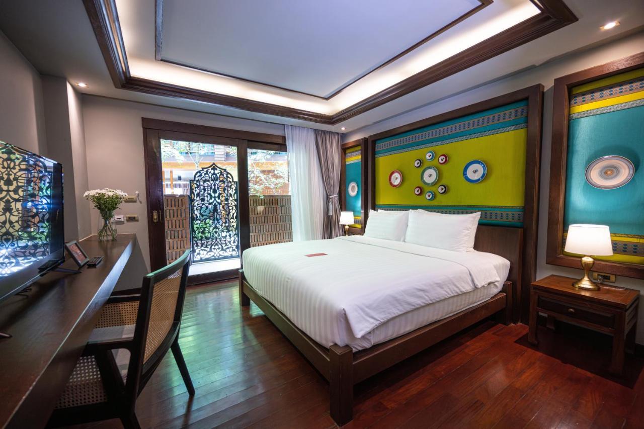 At Gate Thaphae Hotel Чиангмай Екстериор снимка