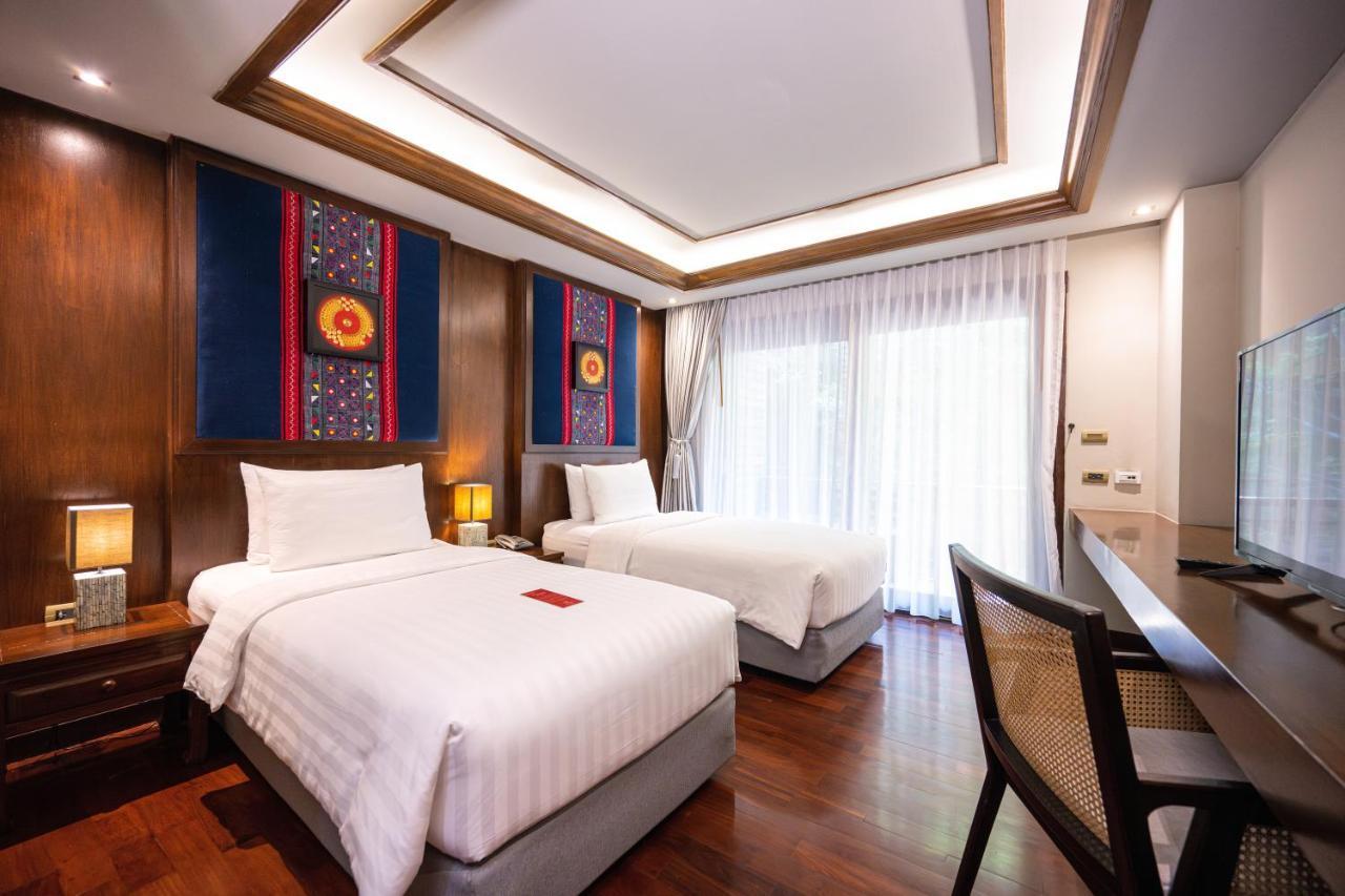 At Gate Thaphae Hotel Чиангмай Екстериор снимка