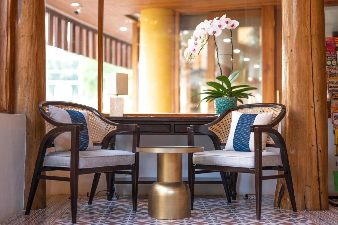 At Gate Thaphae Hotel Чиангмай Екстериор снимка