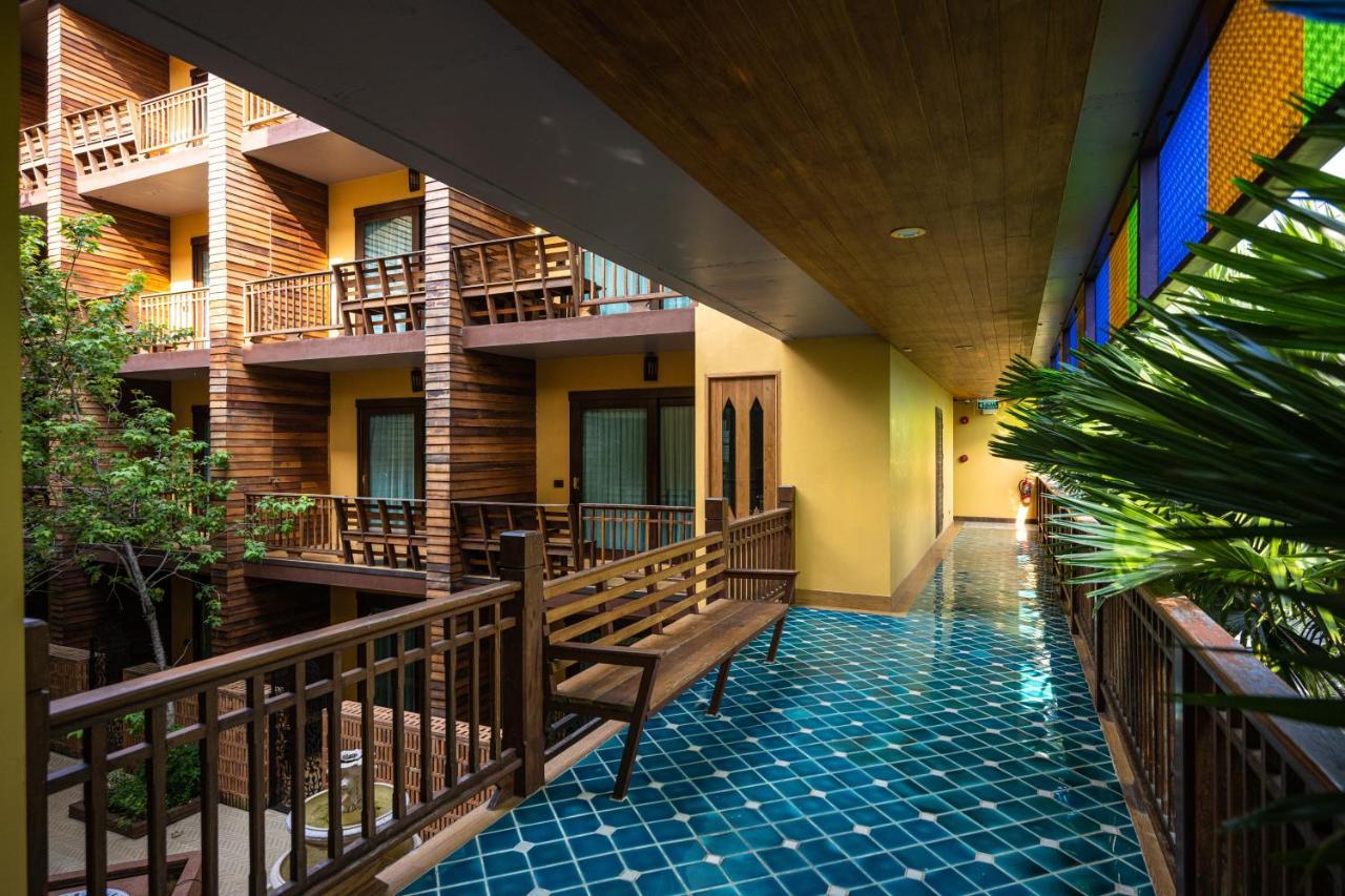 At Gate Thaphae Hotel Чиангмай Екстериор снимка